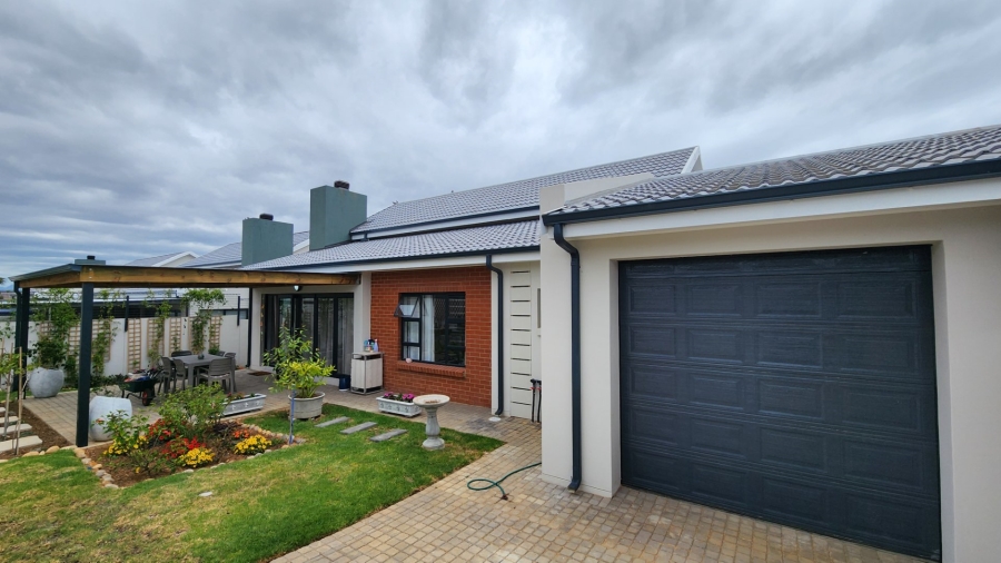 3 Bedroom Property for Sale in Hartenbos Heuwels Western Cape